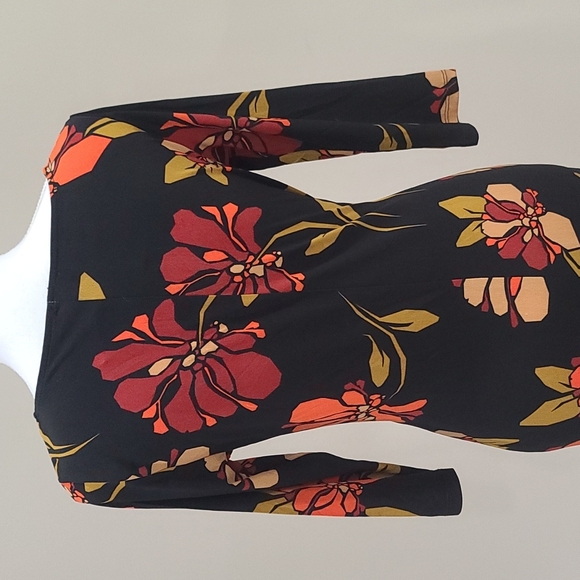 Premise Dresses Floral Dress - Picture 5 of 7